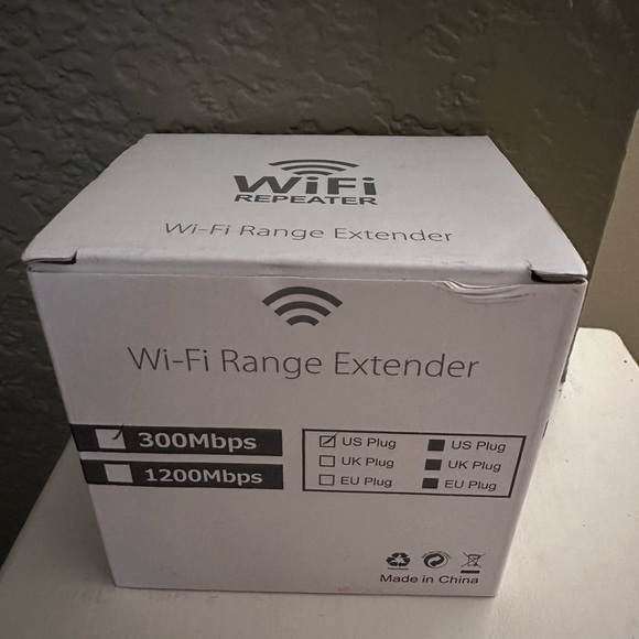 NEW Internet Booster WiFi Repeater, 1200Mbps - Picture 2 of 9